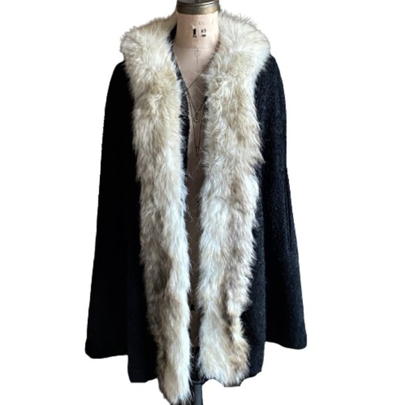 Vintage Jackets & Blazers - Vintage 70s cape jacket poncho, with faux fur and bucle fabric